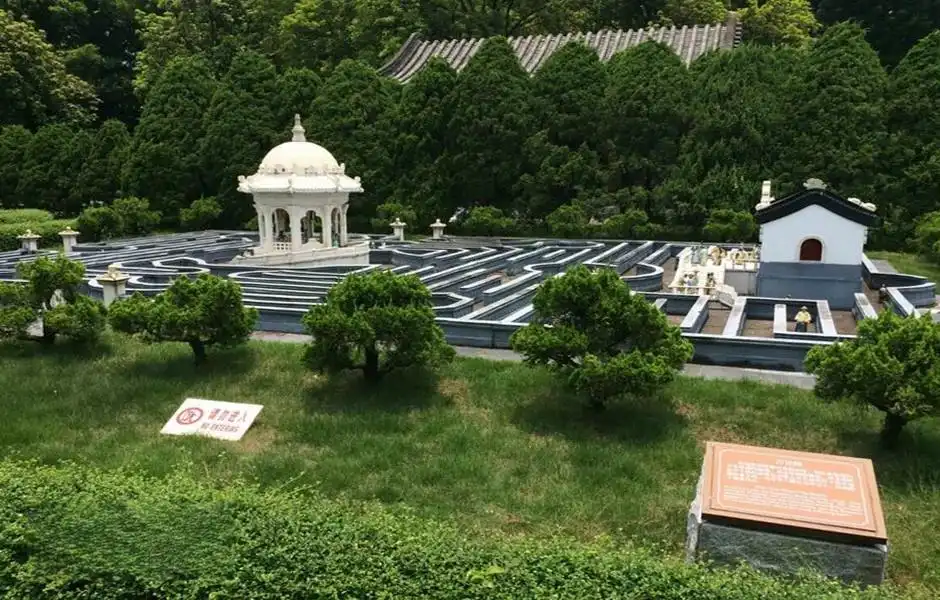 wan-hua-zhen-2