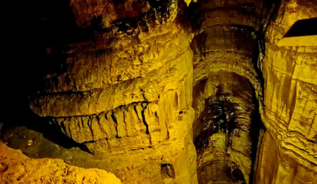 mammoth-cave-2
