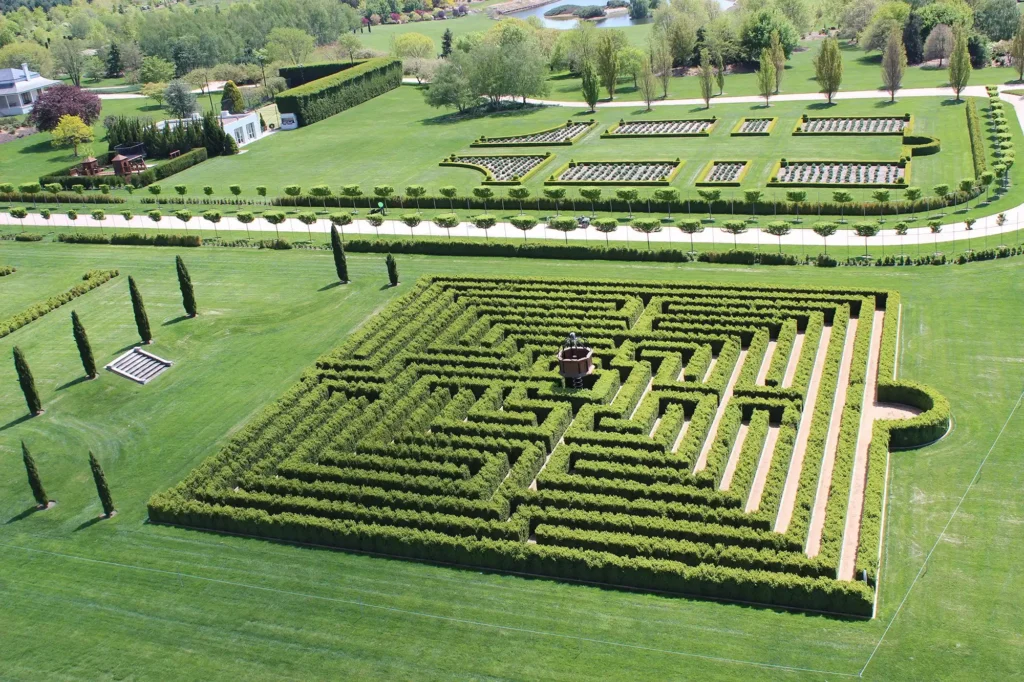 mayfield-garden-maze-1