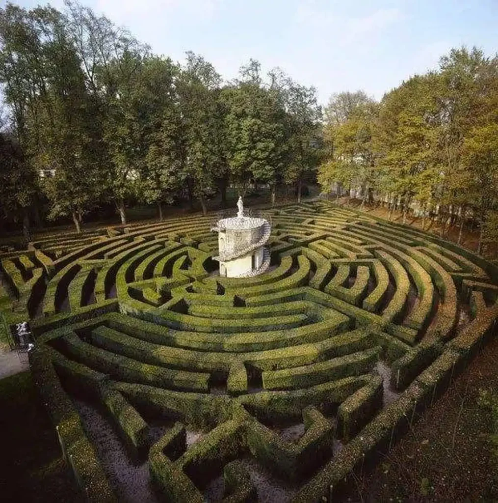 villa-pisani-garden-maze-2