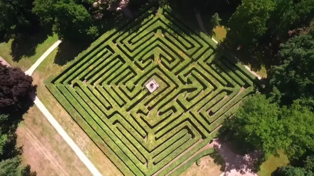 altjessnitz-manor-park-maze-7