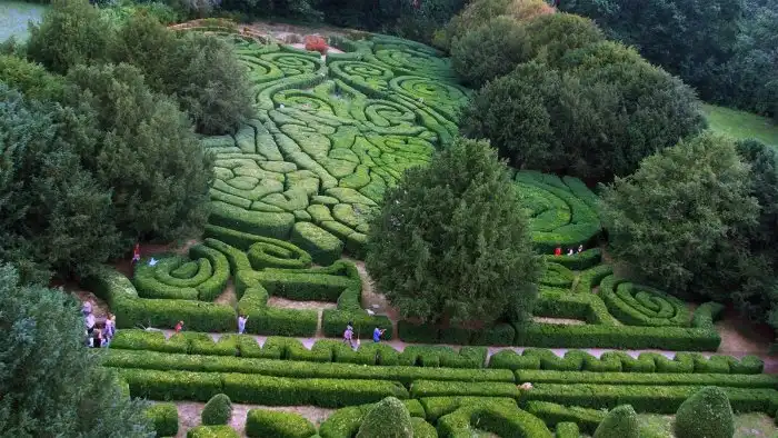 andrassy-castle-maze-2