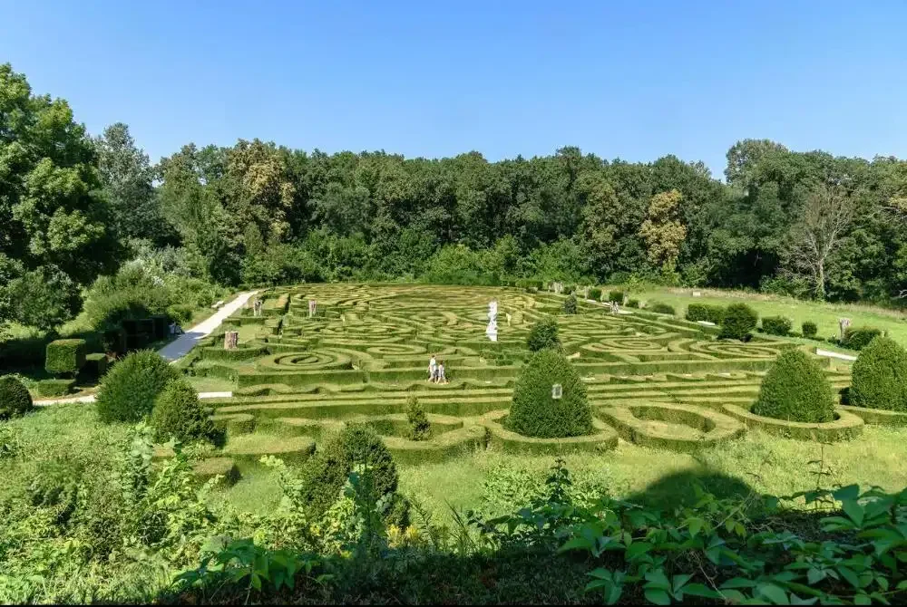 andrassy-castle-maze-4