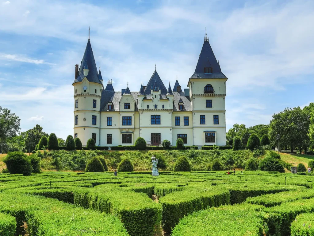 andrassy-castle-maze-5