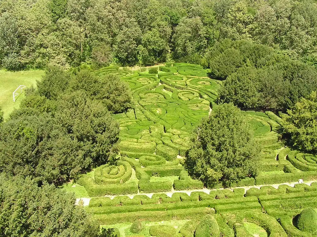 andrassy-castle-maze-6