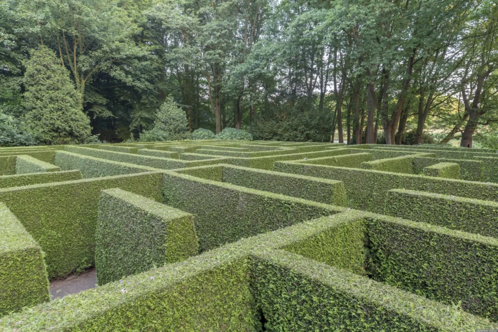 anholt-castle-park-maze-3