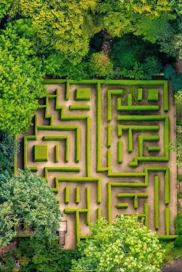 anholt-castle-park-maze-4