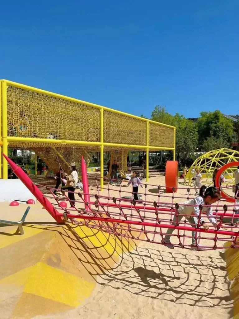 future-planet-park-maze-7