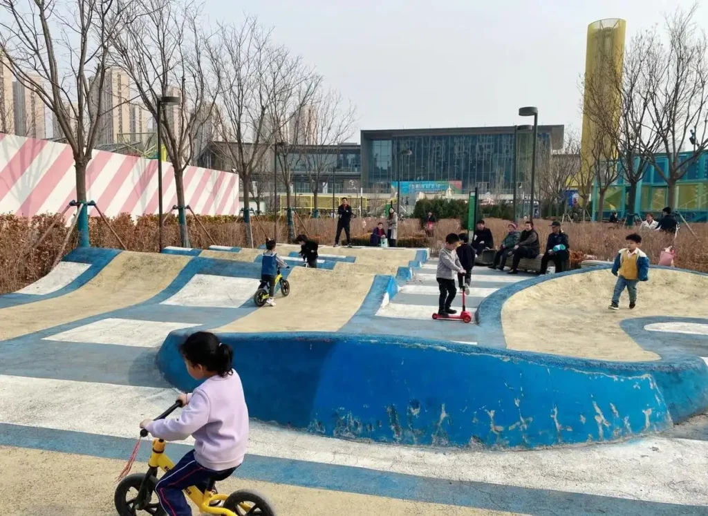 future-planet-park-maze-8
