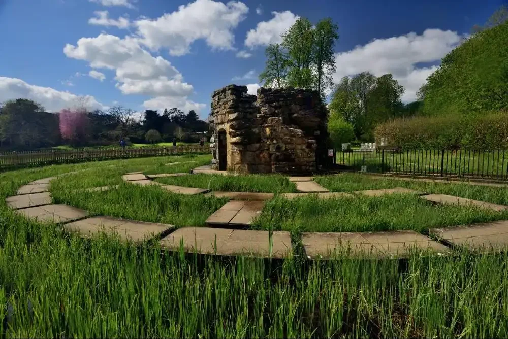hever-castle-gardens-water-maze-5