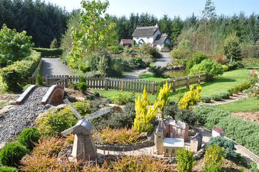 hidden-valley-the-puzzle-park-maze-4