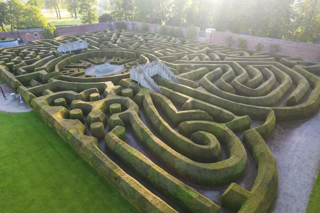 marlborough-maze-2