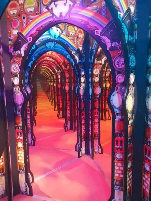 mirror-maze-in-singapore-7