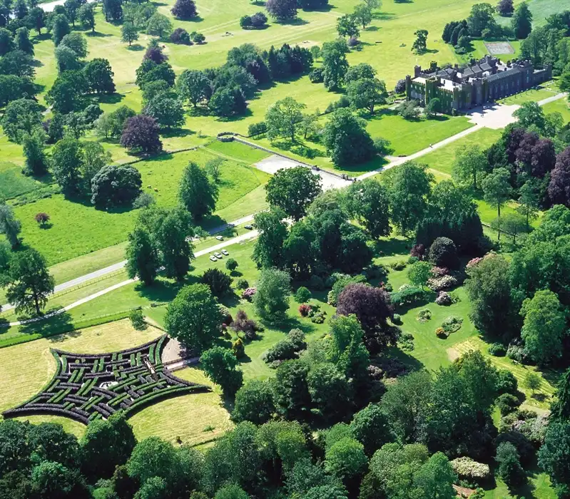 scone-palace-maze-8
