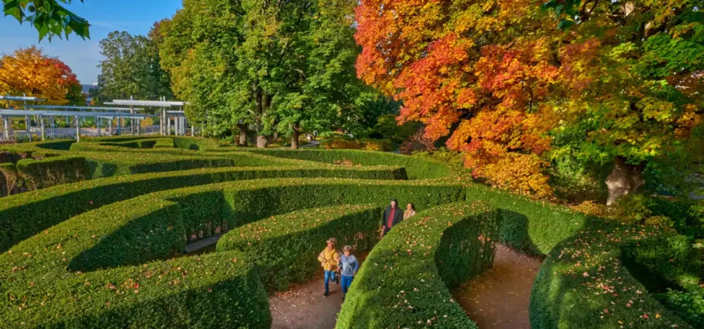 the-maze-garden-at-the-morton-arboretum-3