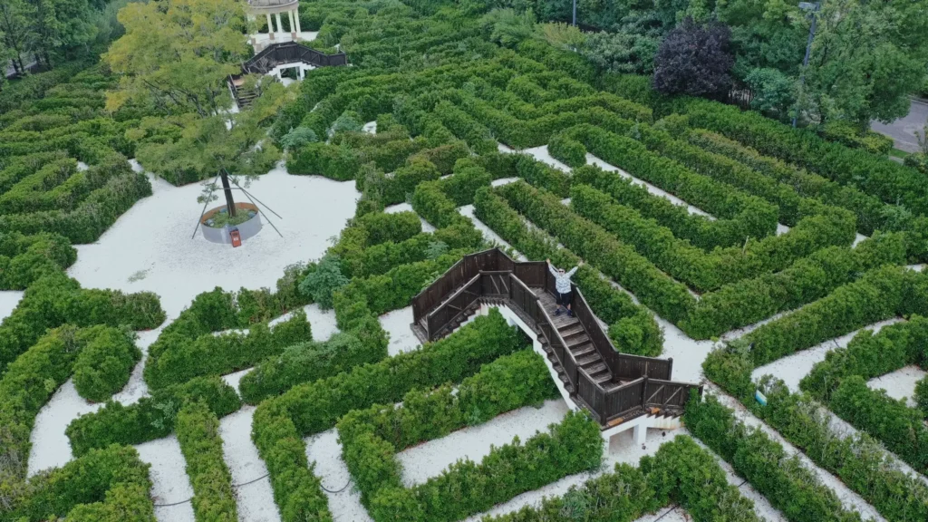 french-garden-maze-at-park-1903-3