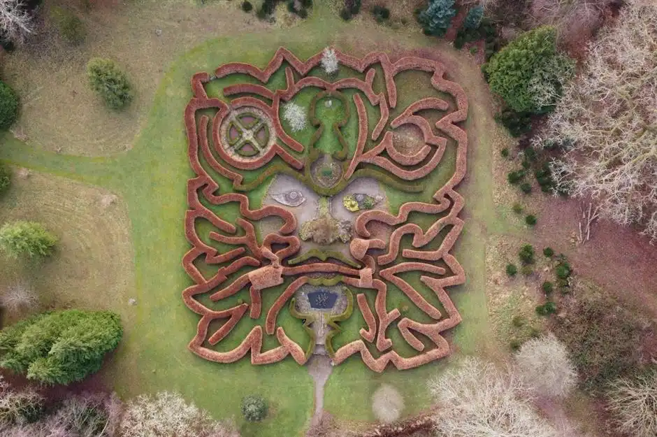 green-man-maze-1