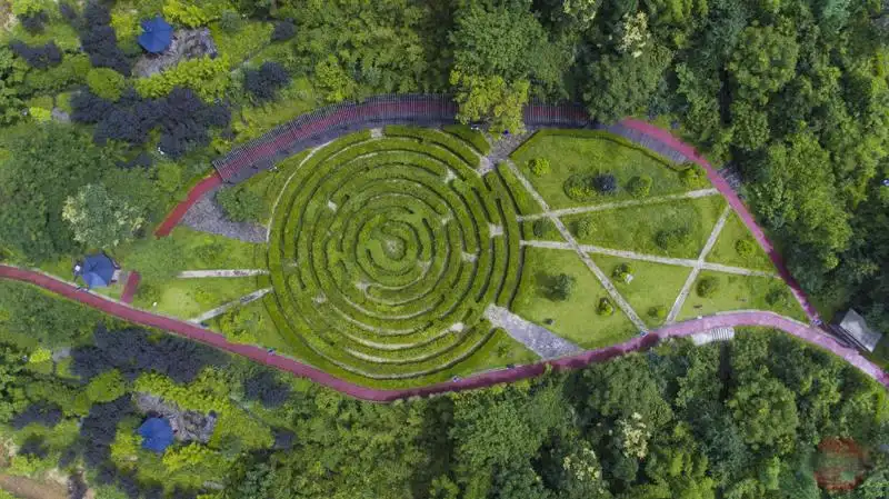 liangfeng-maze-eye-1