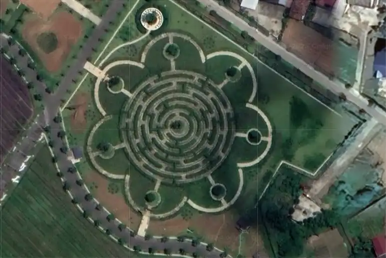 maple-forest-flower-sea-maze-4