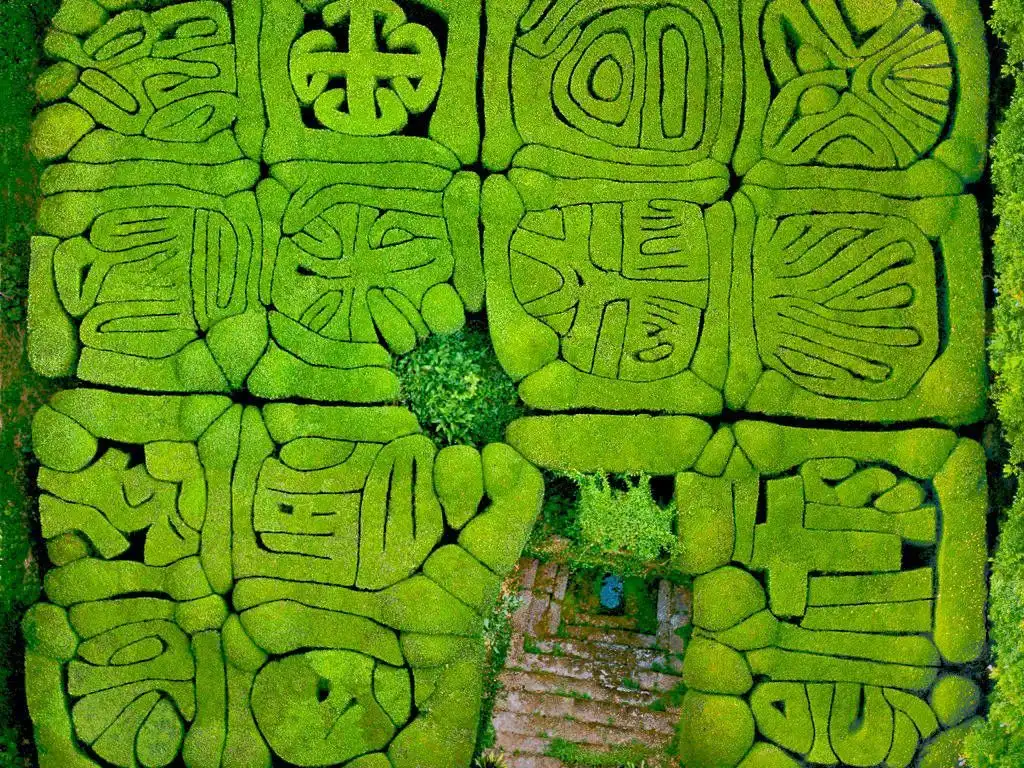maze-at-pazo-de-san-lorenzo-6