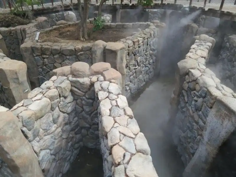 pinnacles-rock-maze-4