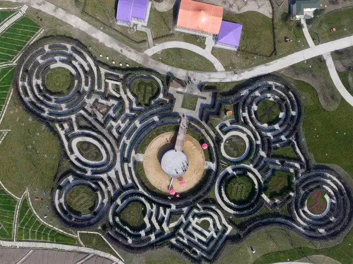 xianghu-plant-maze-1