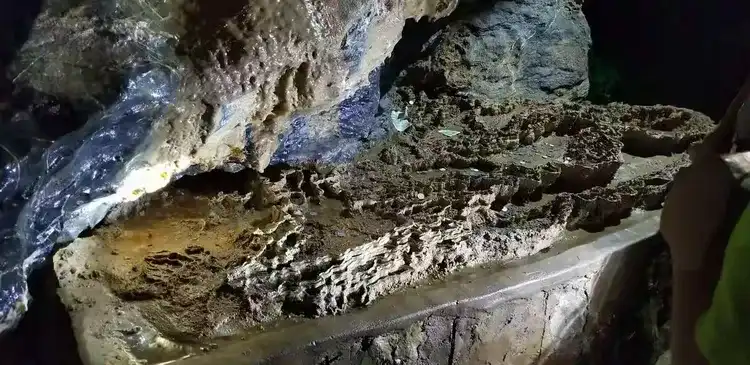 changbaishan-cave-maze-4