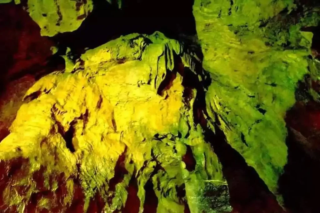 changbaishan-cave-maze-7