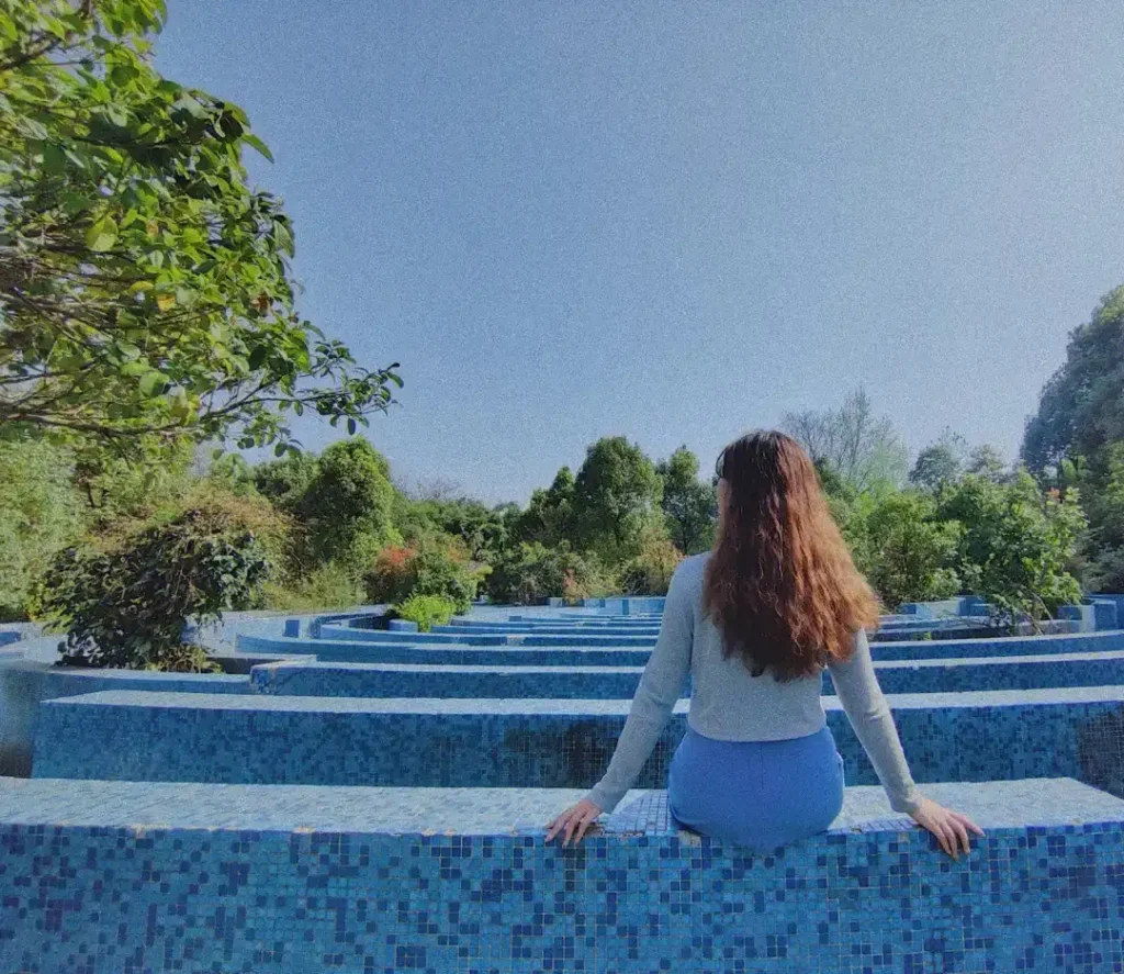 guanshan-lake-park-maze-11