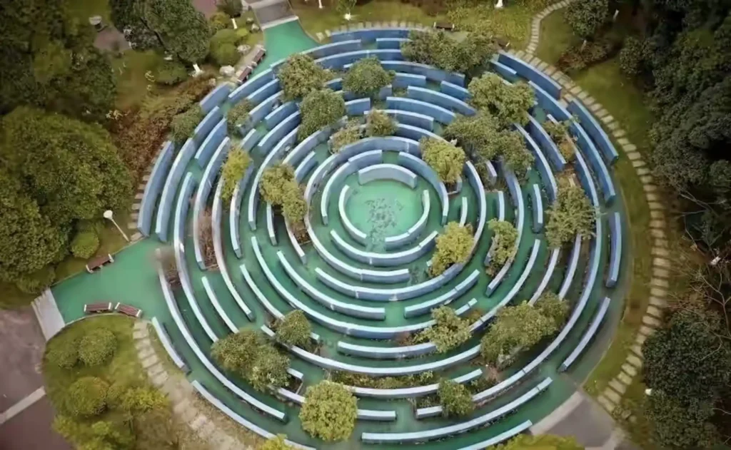 guanshan-lake-park-maze-6