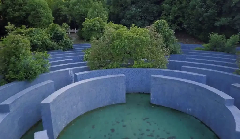 guanshan-lake-park-maze-8