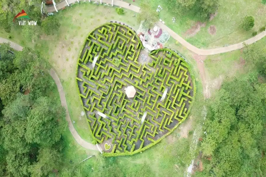 heart-maze-in-valley-of-love-4