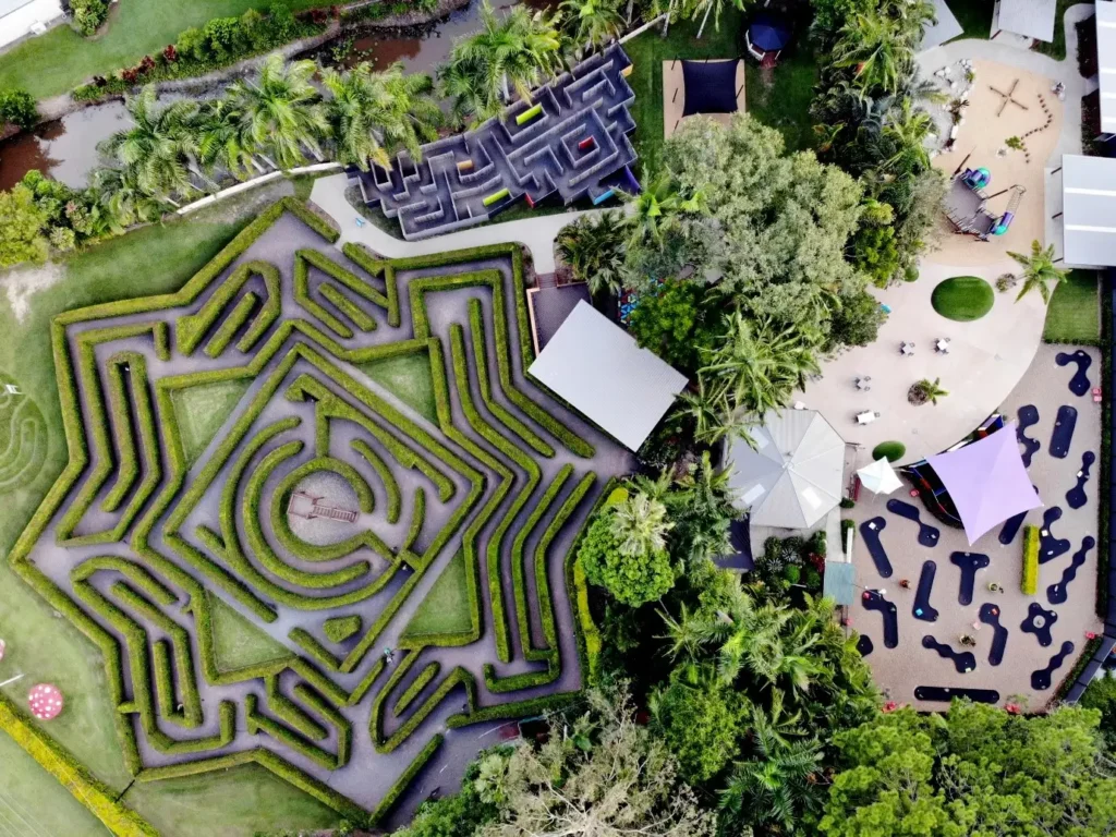 amaze-world-bellingham-hedge-maze-3