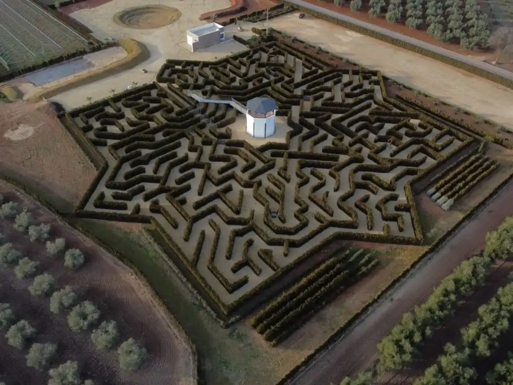laberintus-park-maze-1