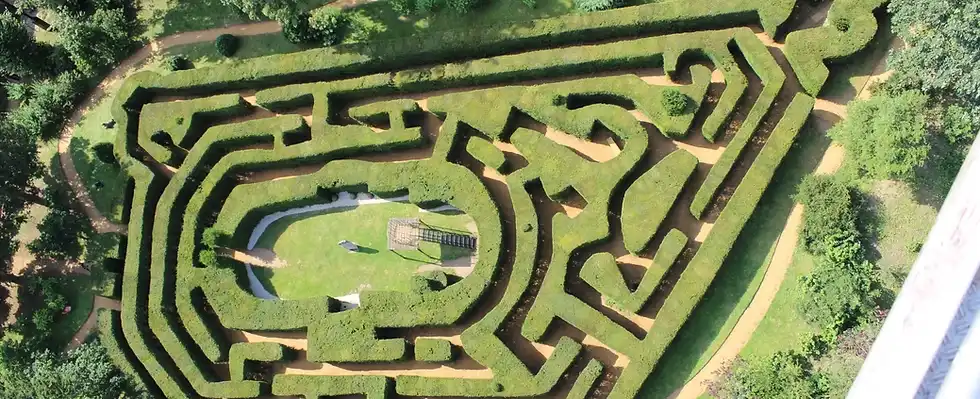 bridge-end-garden-yew-hedge-maze-4