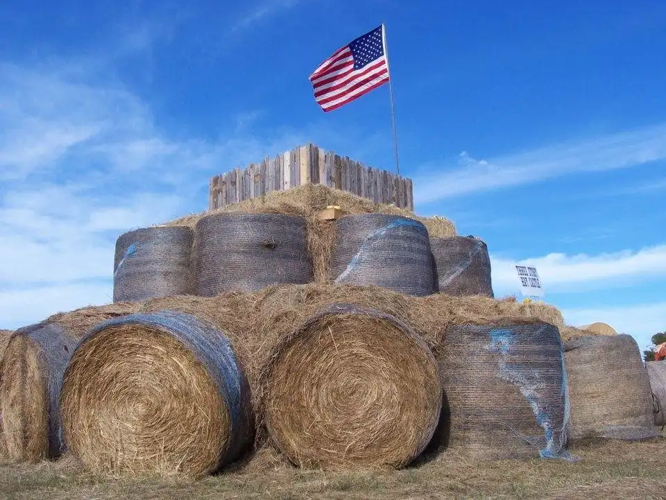 brown-ranch-hay-maze-10
