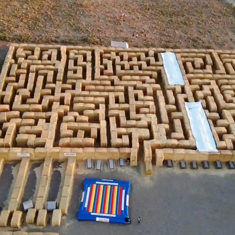 burley-straw-maze-1